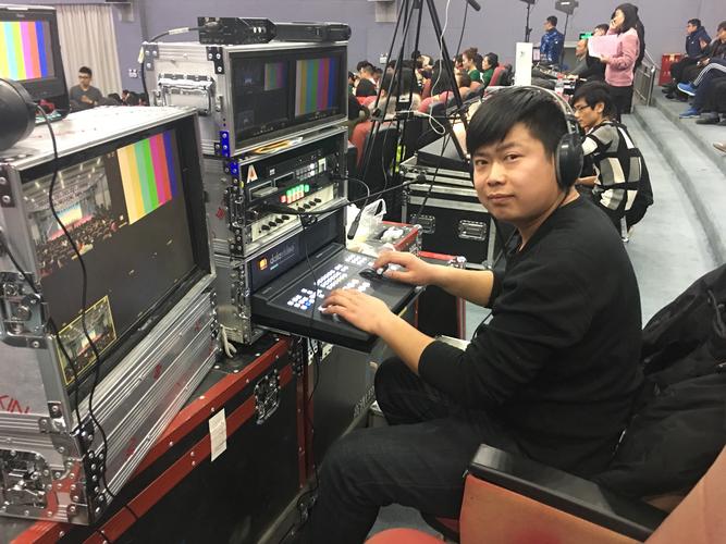 销售;广告设计,制作,发布;商务信息咨询;会展,会议服务;企业形象策划